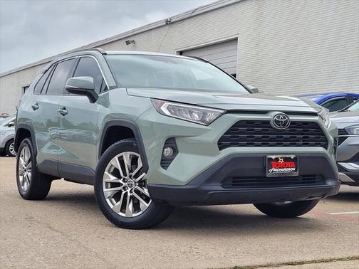 2021 Toyota RAV4 XLE Premium