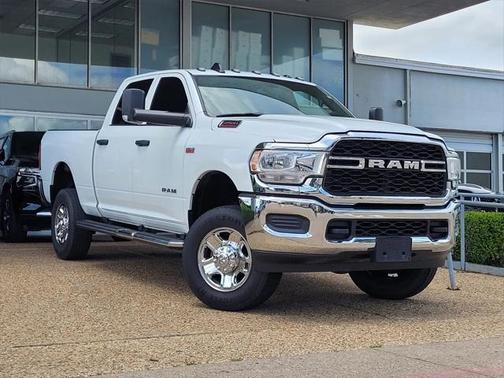 2022 RAM 2500 Tradesman Crew Cab 4x4 6'4' Box