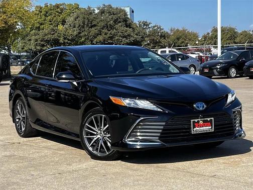 2024 Toyota Camry Hybrid XLE