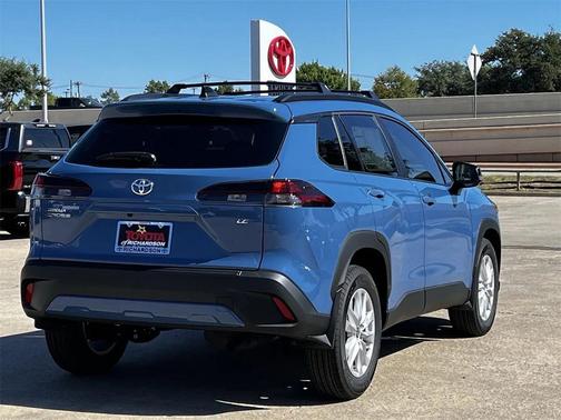 2026 Toyota Corolla Cross LE