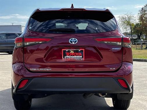 2023 Toyota Highlander Hybrid XLE