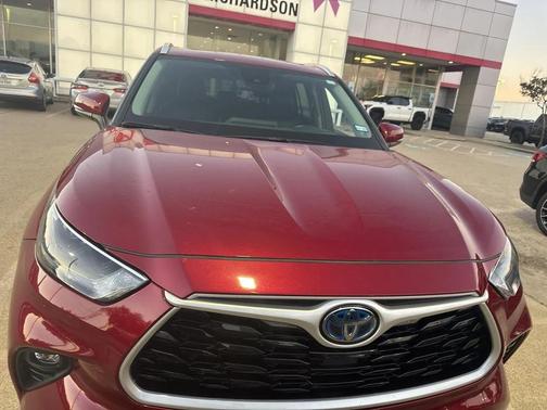 2023 Toyota Highlander Hybrid XLE