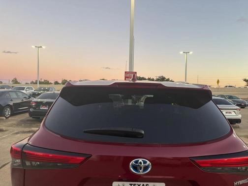 2023 Toyota Highlander Hybrid XLE