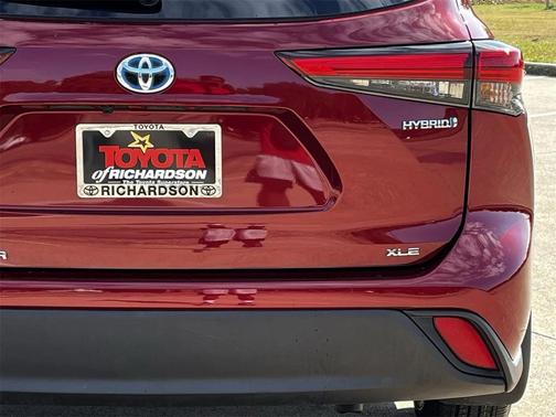 2023 Toyota Highlander Hybrid XLE