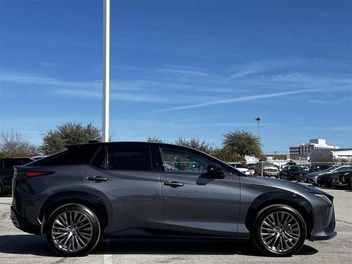 2024 Lexus RZ 450e Luxury