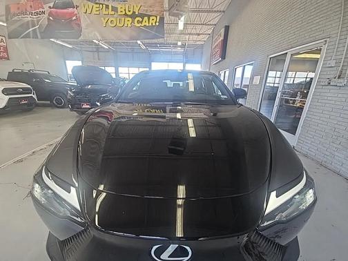 2024 Lexus RZ 450e Luxury