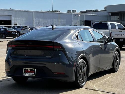 2025 Toyota Prius LE