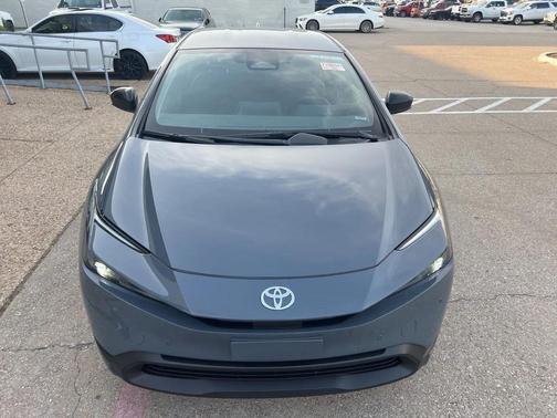 2025 Toyota Prius LE