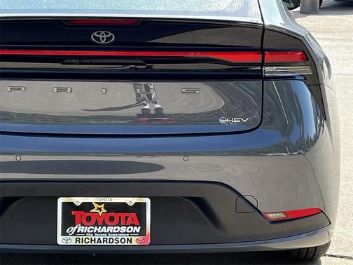 2025 Toyota Prius LE