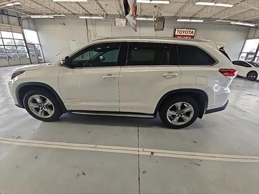 2017 Toyota Highlander Limited Platinum