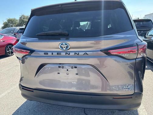 2022 Toyota Sienna XLE