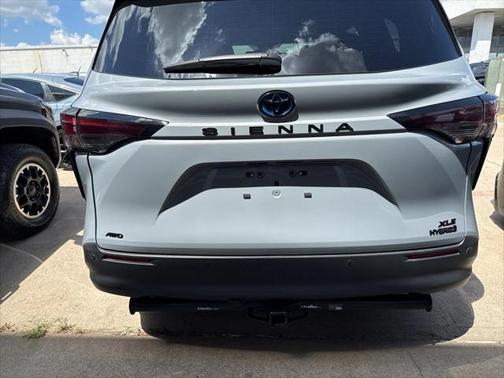 2024 Toyota Sienna LE