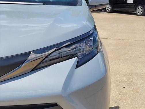 2024 Toyota Sienna LE