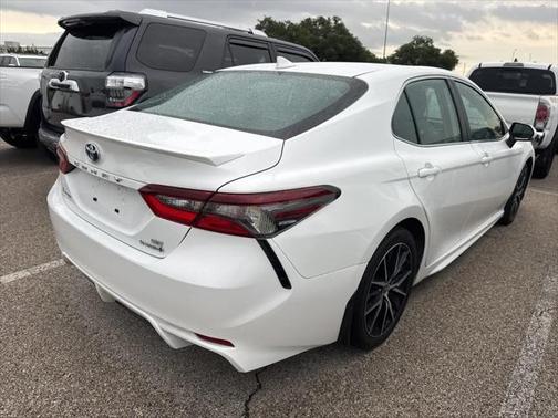 2024 Toyota Camry Hybrid SE