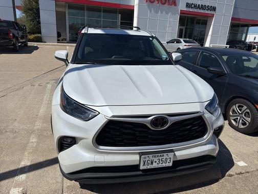 Wind Chill Pearl 2022 Toyota Highlander XLE