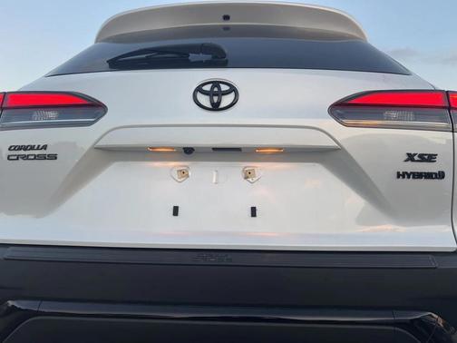 2024 Toyota Corolla Hybrid SE