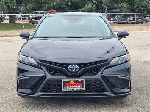 2024 Toyota Camry Hybrid SE