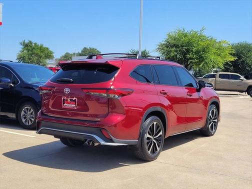 2022 Toyota Highlander XSE