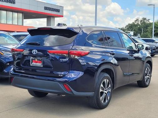 2021 Toyota Highlander Hybrid XLE