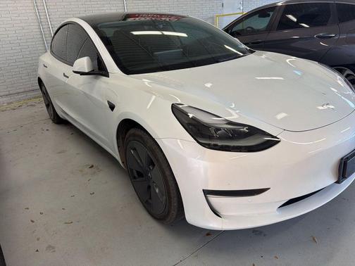 Pearl White Multi-Coat 2021 Tesla Model 3 Standard Range Plus