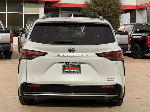 2022 Toyota Sienna Platinum