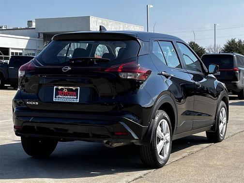 2024 Nissan Kicks S