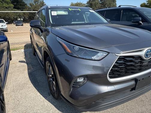 2023 Toyota Highlander Hybrid XLE