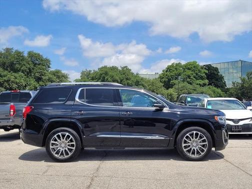 2022 GMC Acadia Denali