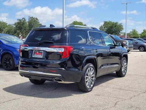 2022 GMC Acadia Denali