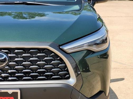 2025 Toyota Corolla Cross XLE