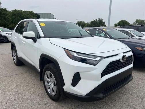 2024 Toyota RAV4 LE