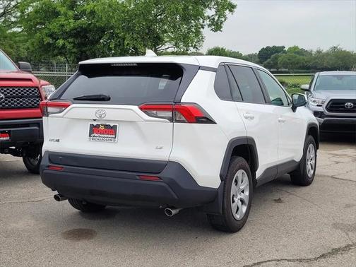 2024 Toyota RAV4 LE