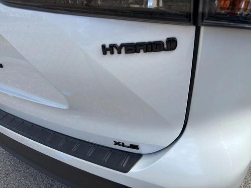 2024 Toyota Highlander Hybrid XLE