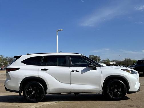 2024 Toyota Highlander Hybrid XLE