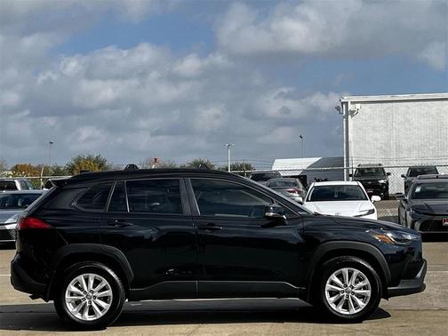 2025 Toyota Corolla Cross Base