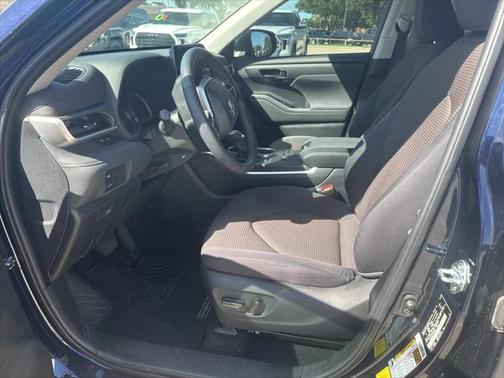 2023 Toyota Highlander Hybrid LE