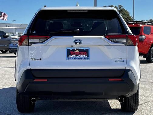 2024 Toyota RAV4 Hybrid LE