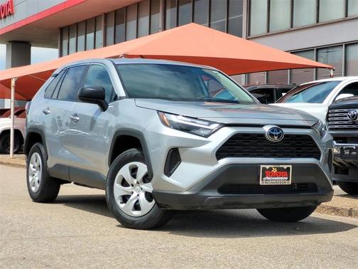 2024 Toyota RAV4 LE