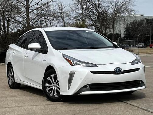 2022 Toyota Prius XLE