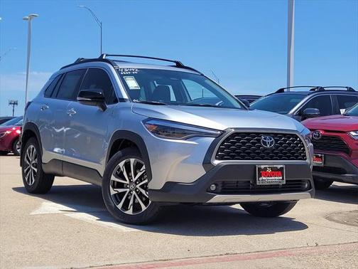 2025 Toyota Corolla Cross XLE