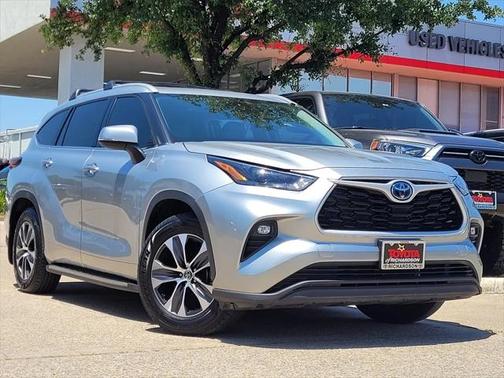 2022 Toyota Highlander Hybrid XLE