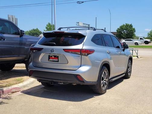 2022 Toyota Highlander Hybrid XLE