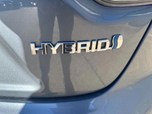2022 Toyota Corolla Hybrid LE