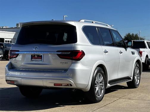 2021 INFINITI QX80 Luxe