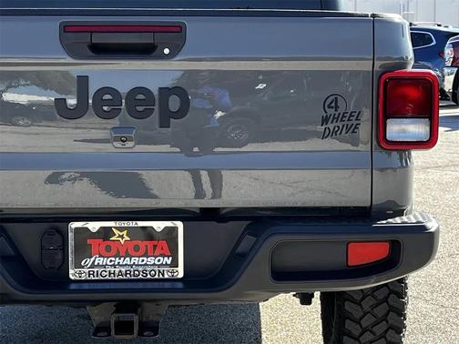 2021 Jeep Gladiator Willys 4x4