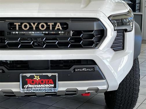 2025 Toyota Tacoma Hybrid Trailhunter