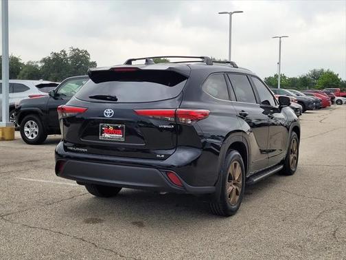 2023 Toyota Highlander Hybrid XLE