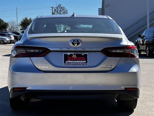 2023 Toyota Camry Hybrid XLE