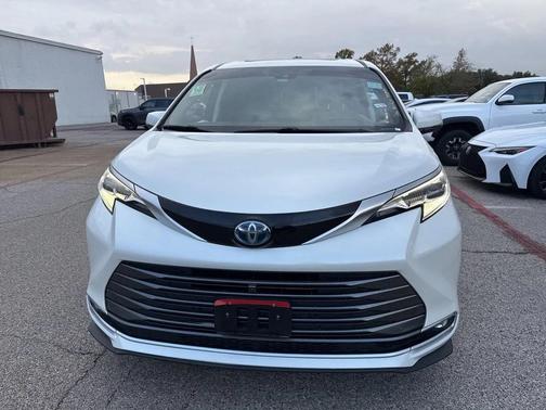 2021 Toyota Sienna Platinum 7 Passenger