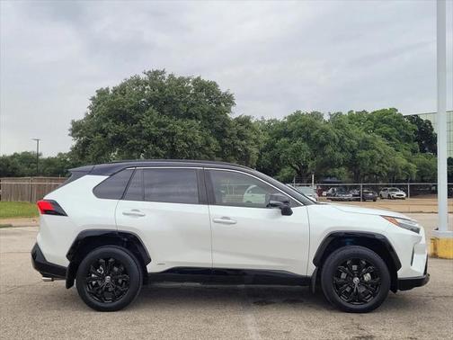 2023 Toyota RAV4 Hybrid SE